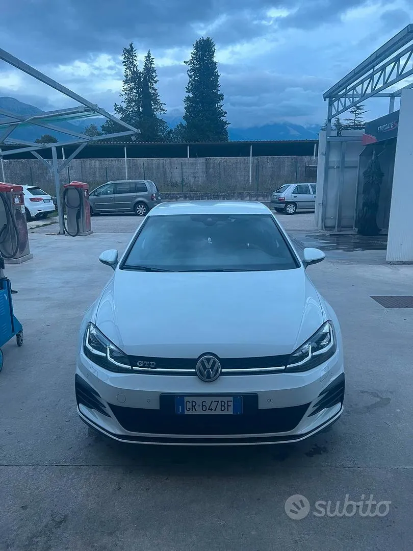 Volkswagen Golf 2021 photo 2
