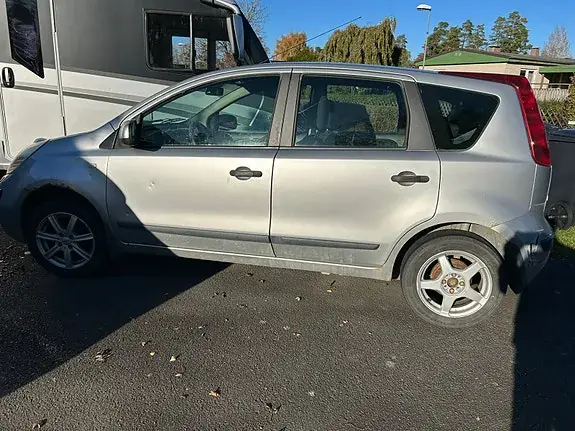 Nissan Note 2007 photo 2
