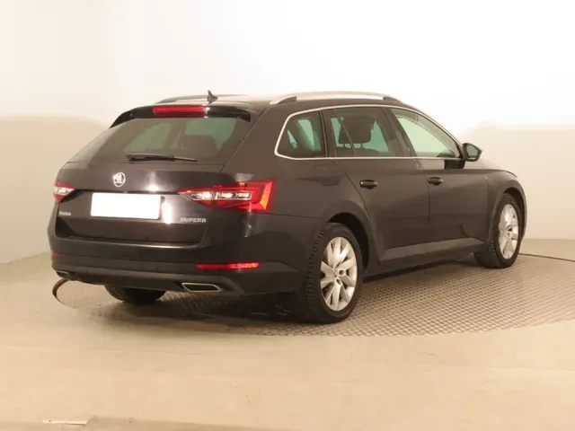 Skoda Superb Combi 2016 photo 4