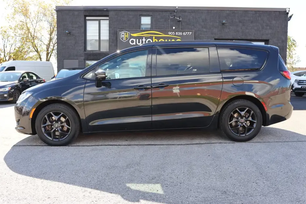 Chrysler Pacifica 2018 photo 3
