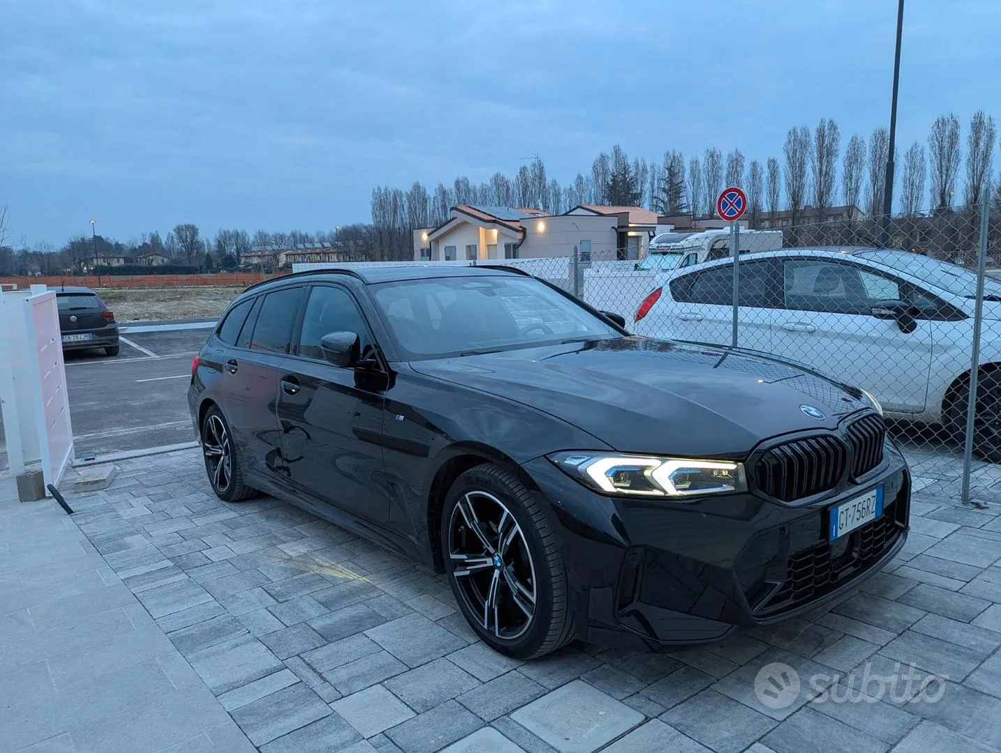 BMW 3 Series 2024 photo 3