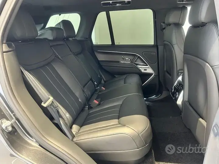 Land Rover Range Rover 2026 photo 5