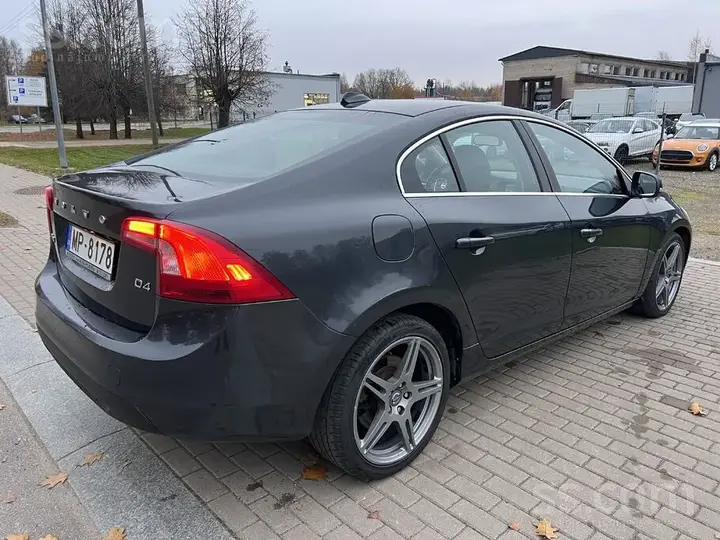 Volvo S60 2012 photo 4