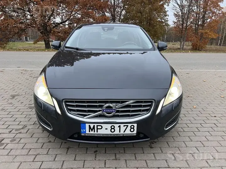 Volvo S60 2012 photo 2