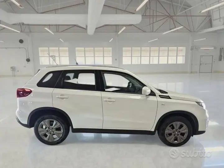 Suzuki Vitara 2023 photo 3