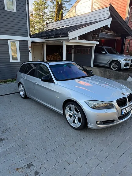 BMW 320D 2010 photo 2