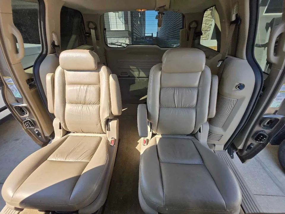 Ford Freestar 2005 photo 2