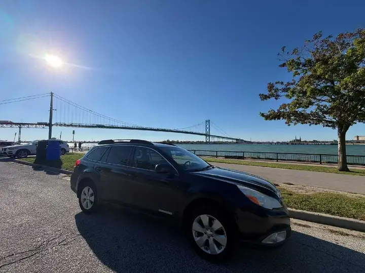 Subaru Outback 2012 photo 3