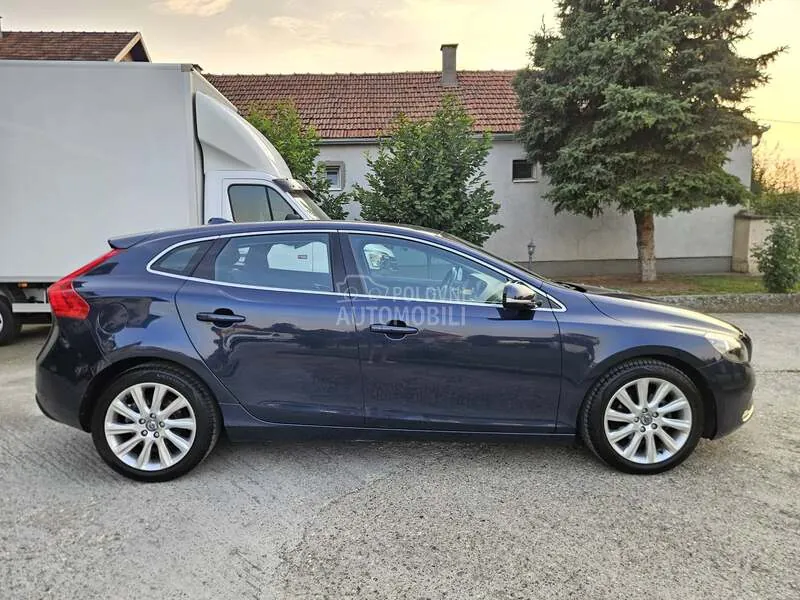 Volvo V40 2013 photo 2
