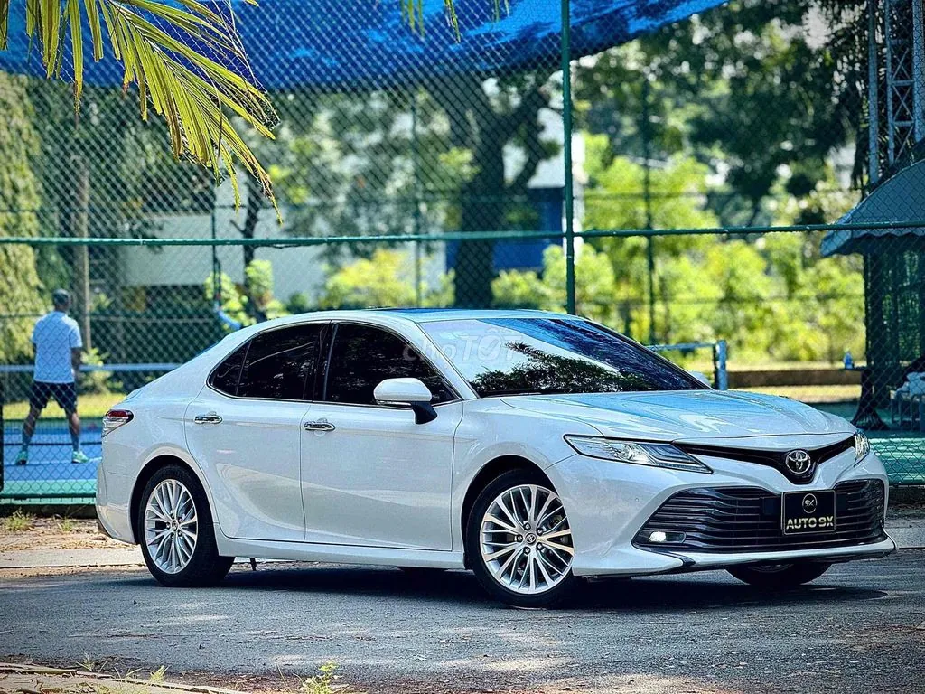 Toyota Camry 2021 photo 3