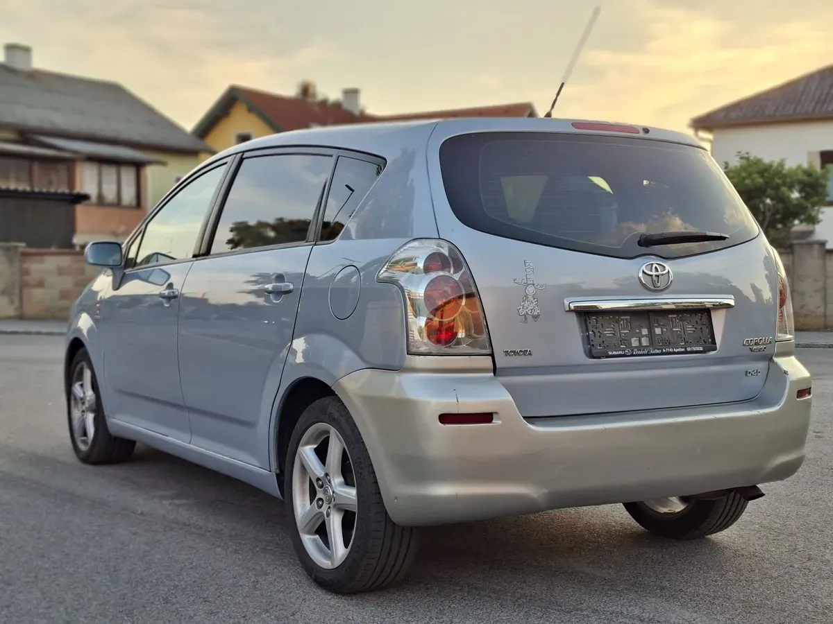 Toyota Corolla Verso 2007 photo 2