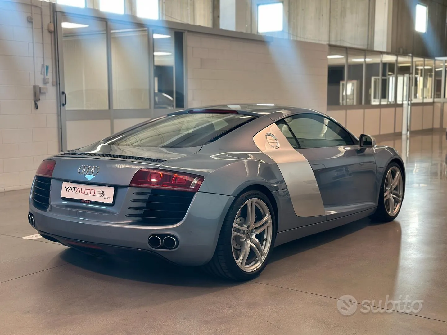 Audi R8 2009 photo 4