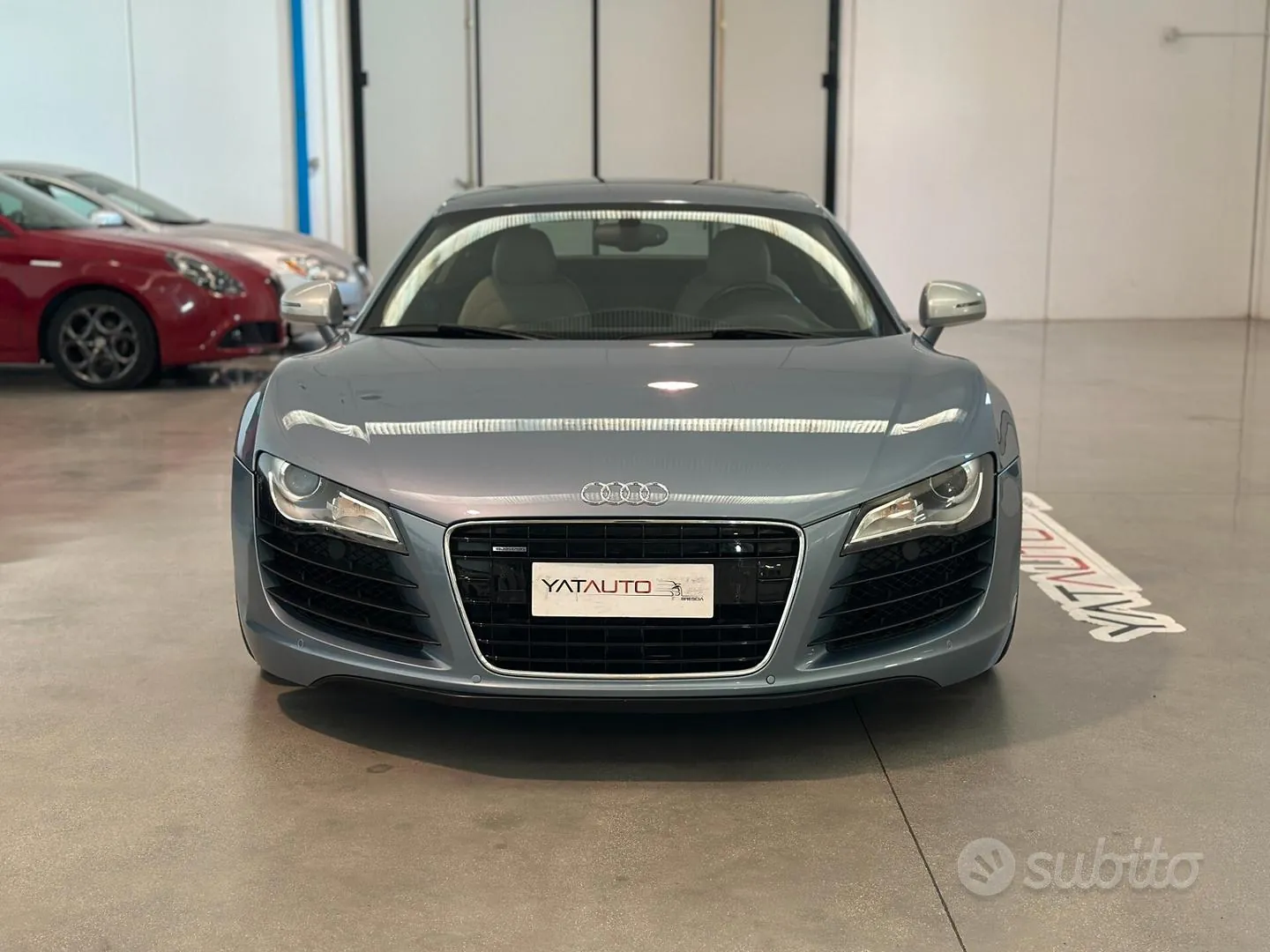 Audi R8 2009 photo 2
