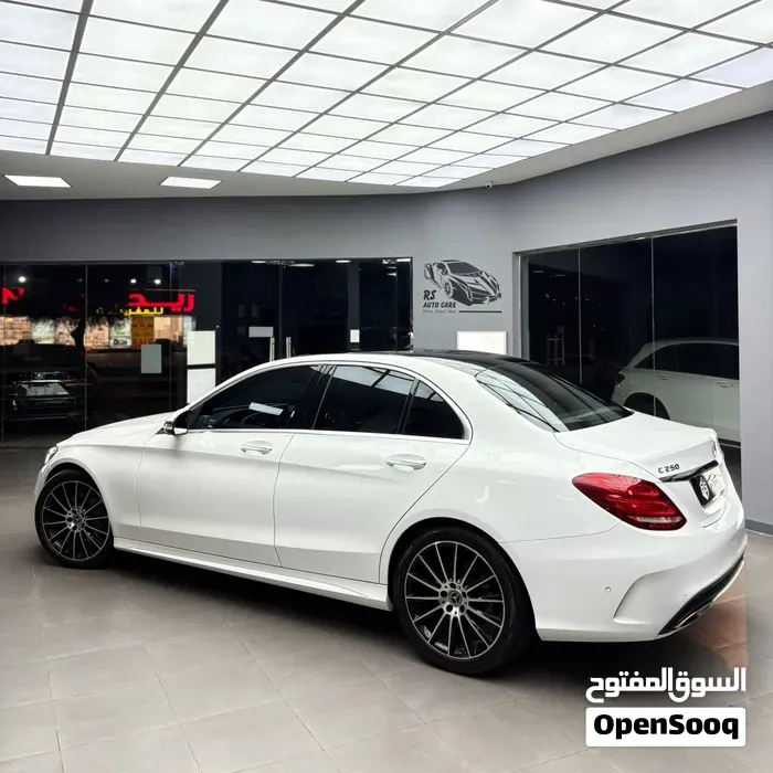 Mercedes-Benz C-Class 2018 photo 2