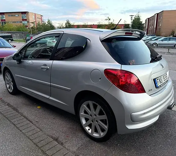 Peugeot 207 2007 photo 2