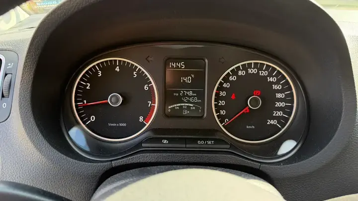 Volkswagen Polo 2012 photo 3