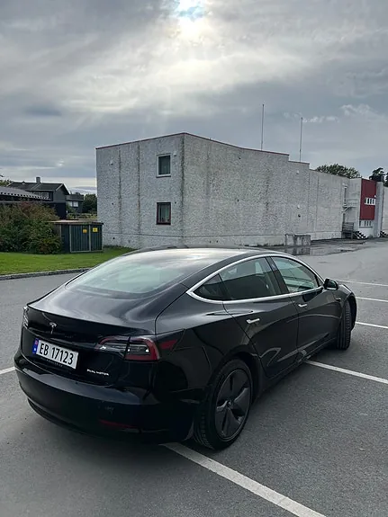 Tesla Model 3 2019 photo 4
