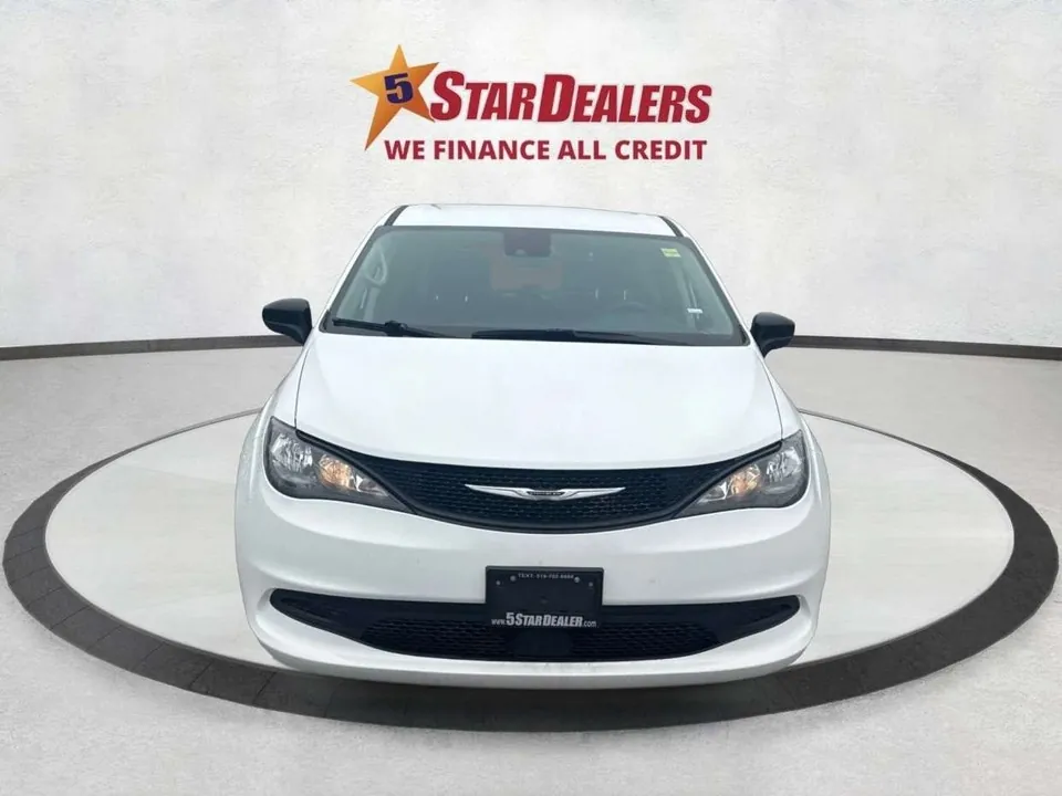 Chrysler Grand Caravan 2024 photo 2
