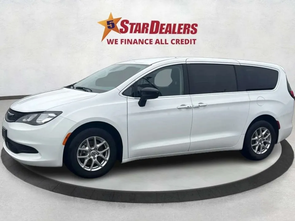Chrysler Grand Caravan 2024 photo 3