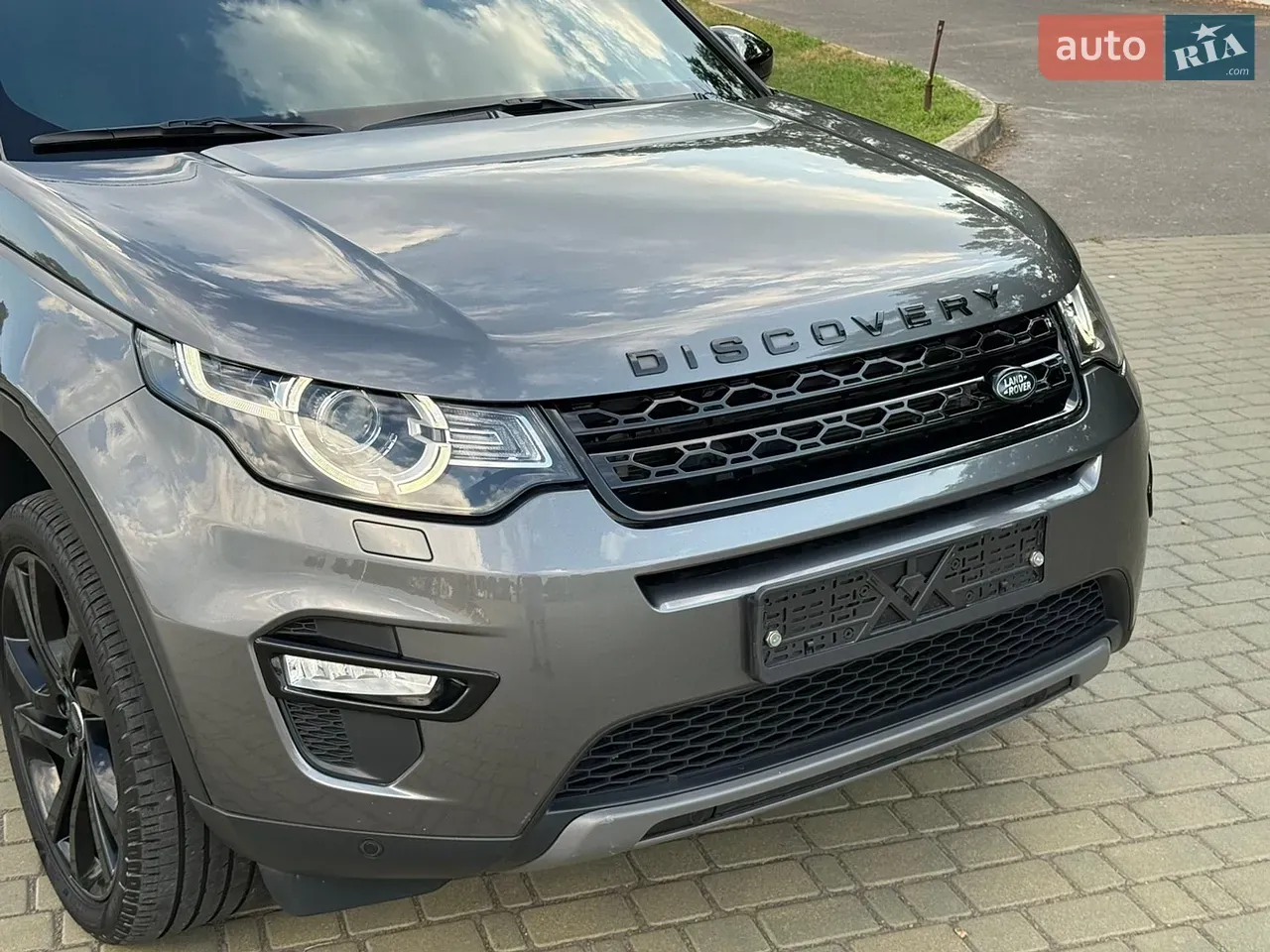 Land Rover Discovery Sport 2017 photo 2