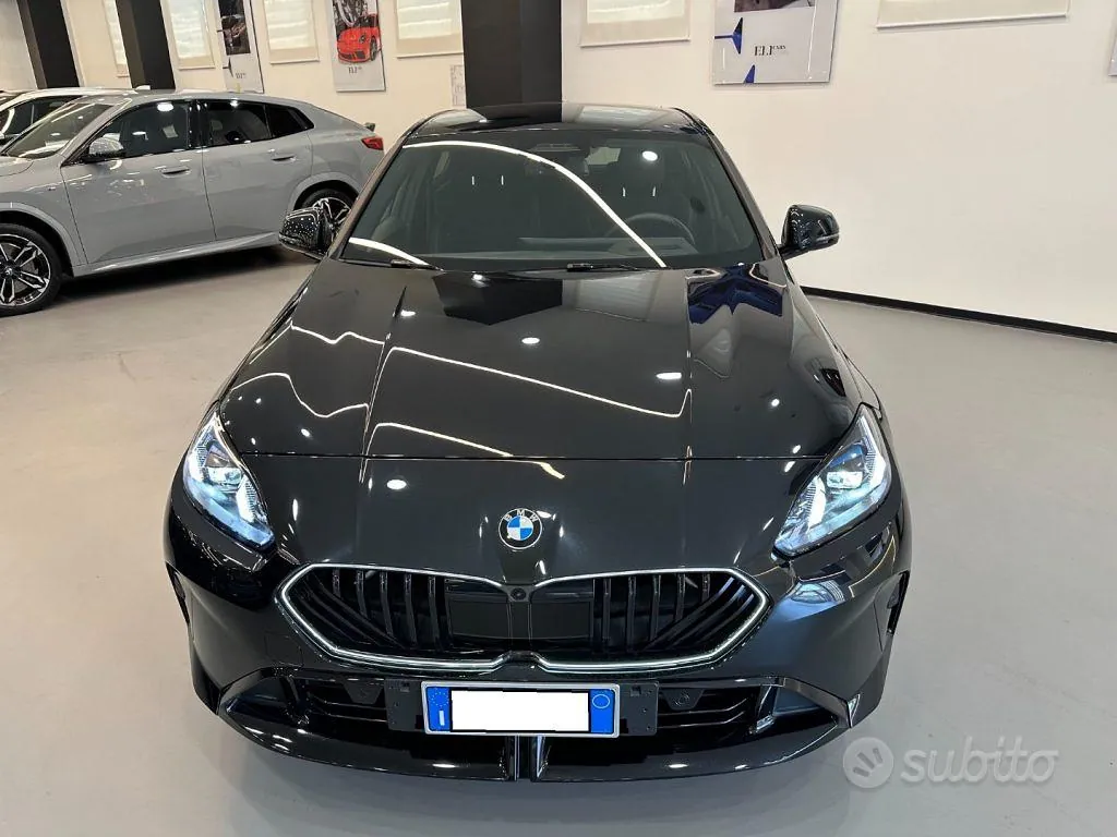 BMW 1 Series 2025 photo 2