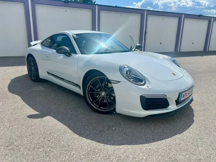 Porsche 911 2018 photo 2