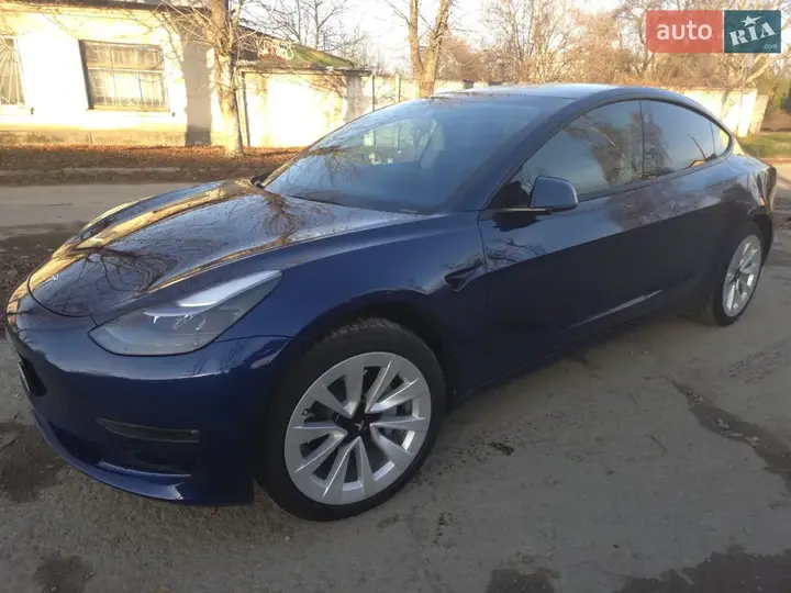 Tesla Model 3 2021 photo 2