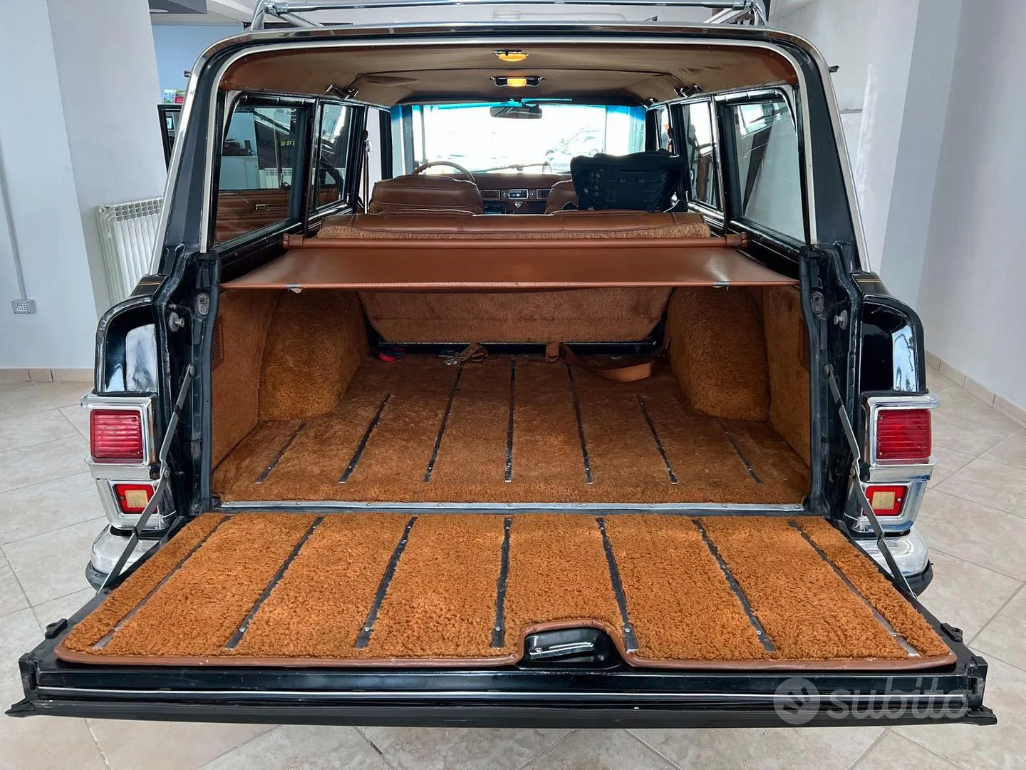 Jeep Wagoneer 1982 photo 4