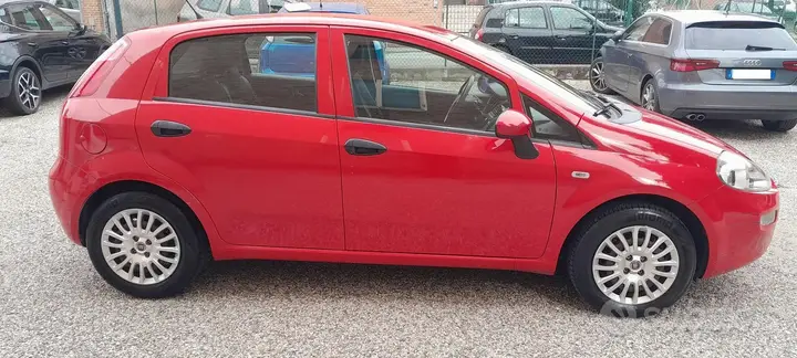 Fiat Grande Punto 2016 photo 3