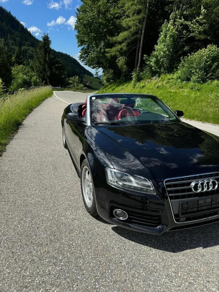 Audi A5 2011 photo 2