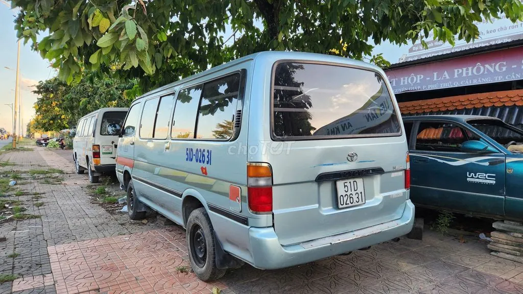 Toyota Hiace 2001 photo 3