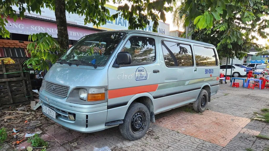 Toyota Hiace 2001 photo 4