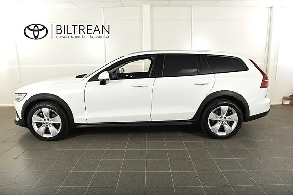 Volvo V60 Cross Country 2021 photo 2