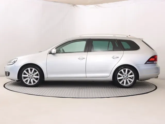 Volkswagen Golf Variant 2012 photo 2