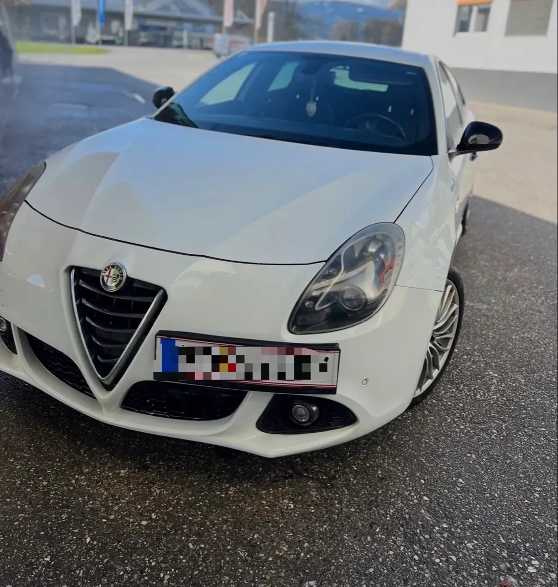 Alfa Romeo Giulietta 2015 photo 2