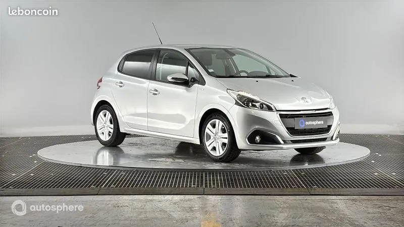 Peugeot 208 2018 photo 3