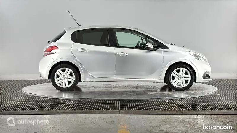 Peugeot 208 2018 photo 4
