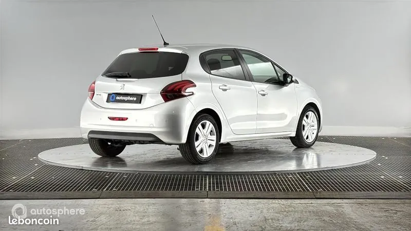 Peugeot 208 2018 photo 5