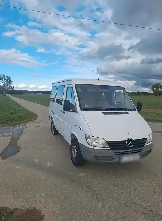 Mercedes-Benz Sprinter 208