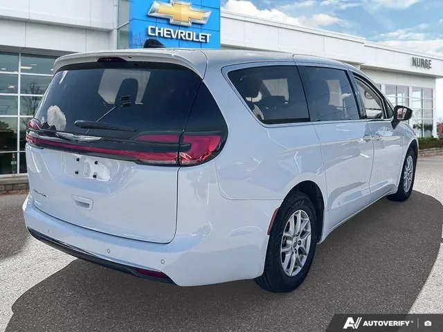 Chrysler Pacifica 2023 photo 5