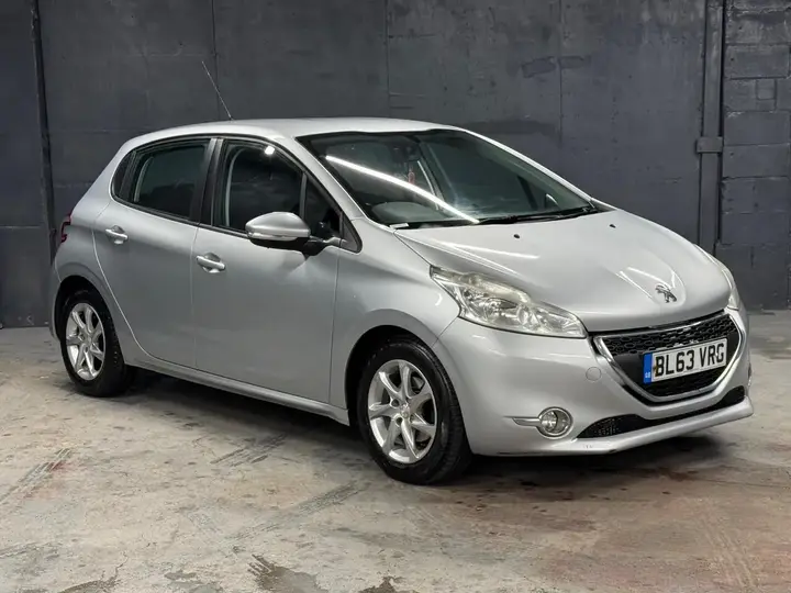 Peugeot 208 2014 photo 5