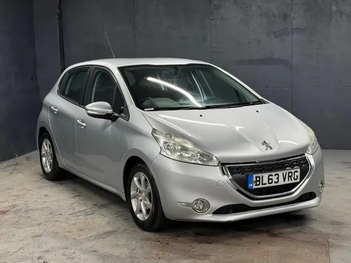 Peugeot 208 2014 photo 4