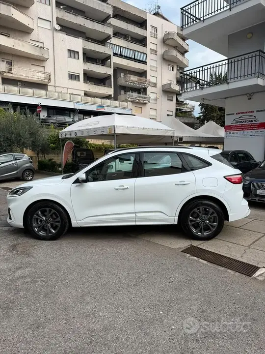 Ford Kuga 2023 photo 3