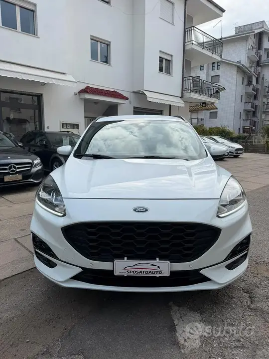 Ford Kuga 2023 photo 2