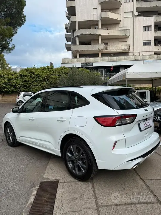 Ford Kuga 2023 photo 4