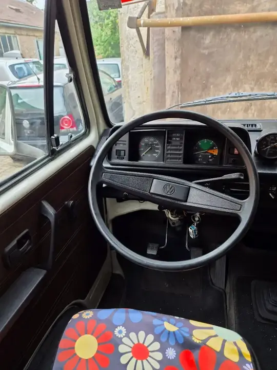 Volkswagen T3 1984 photo 2