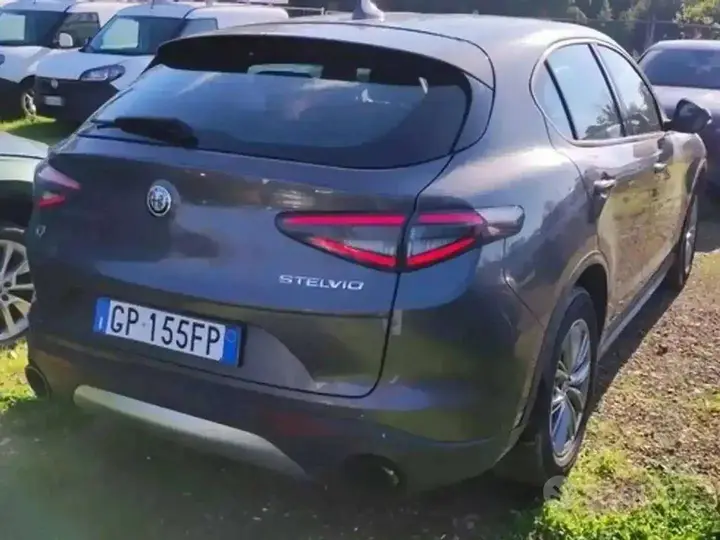 Alfa Romeo Stelvio 2023 photo 4