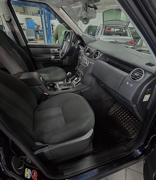 Land Rover Discovery 4 2011 photo 4