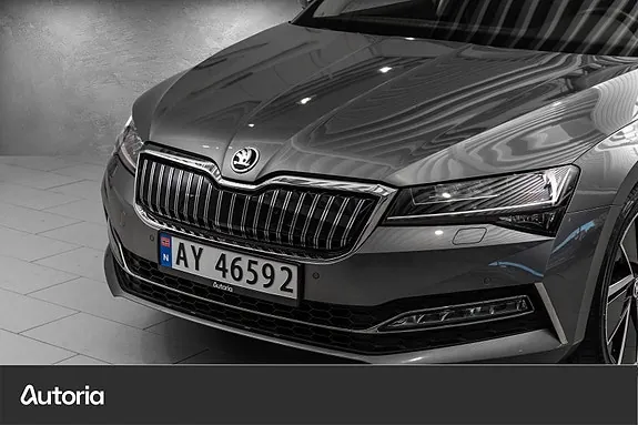 Skoda Superb 2023 photo 2