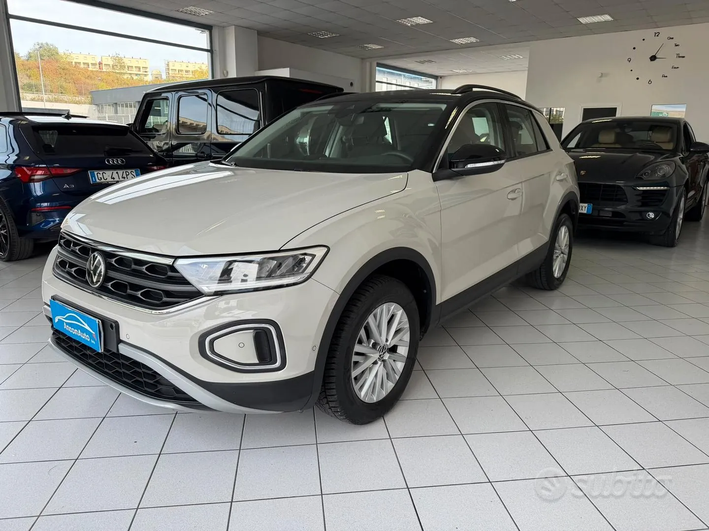 Volkswagen T-Roc 2022 photo 2